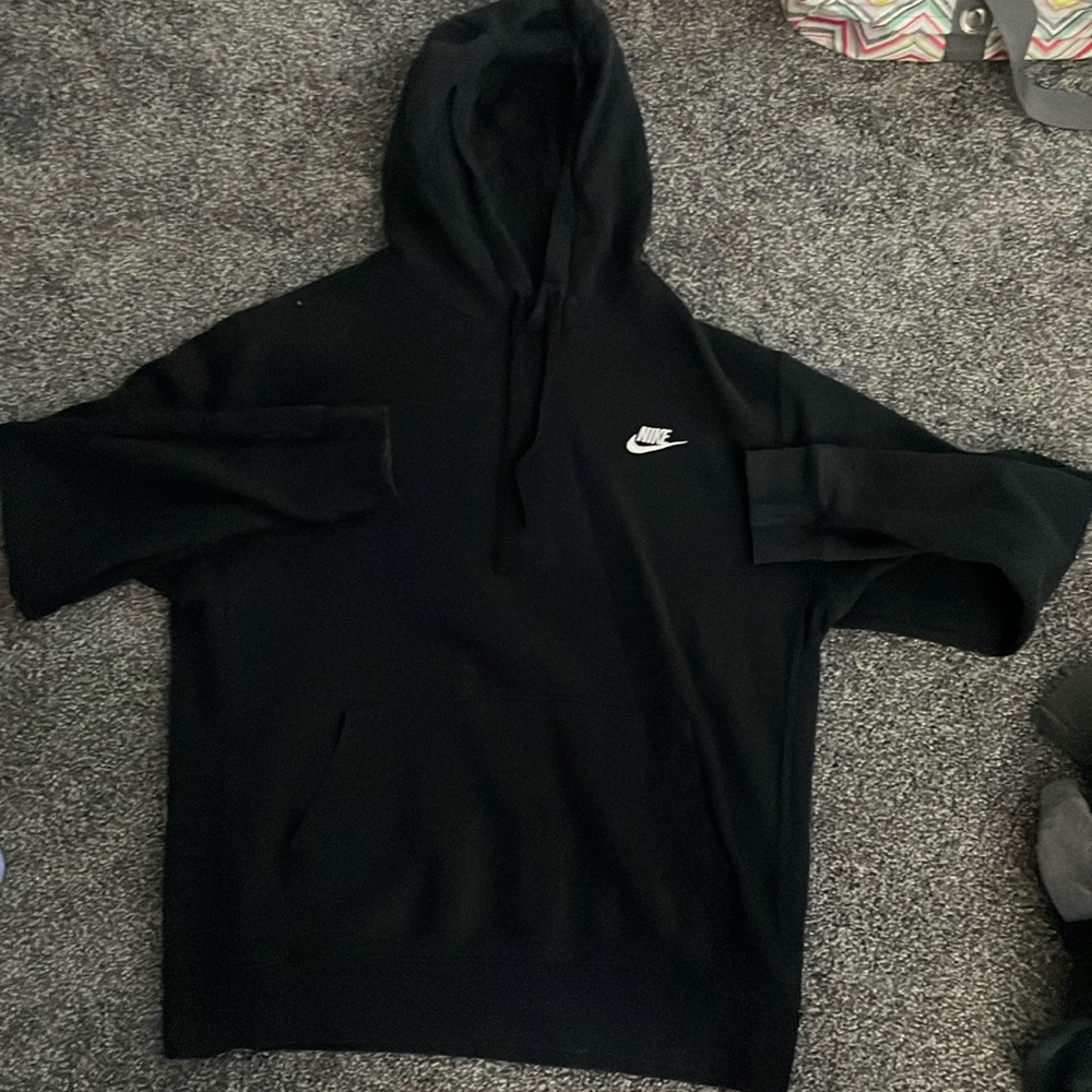 Black Nike Hoodie, lightly worn. Men’s medium